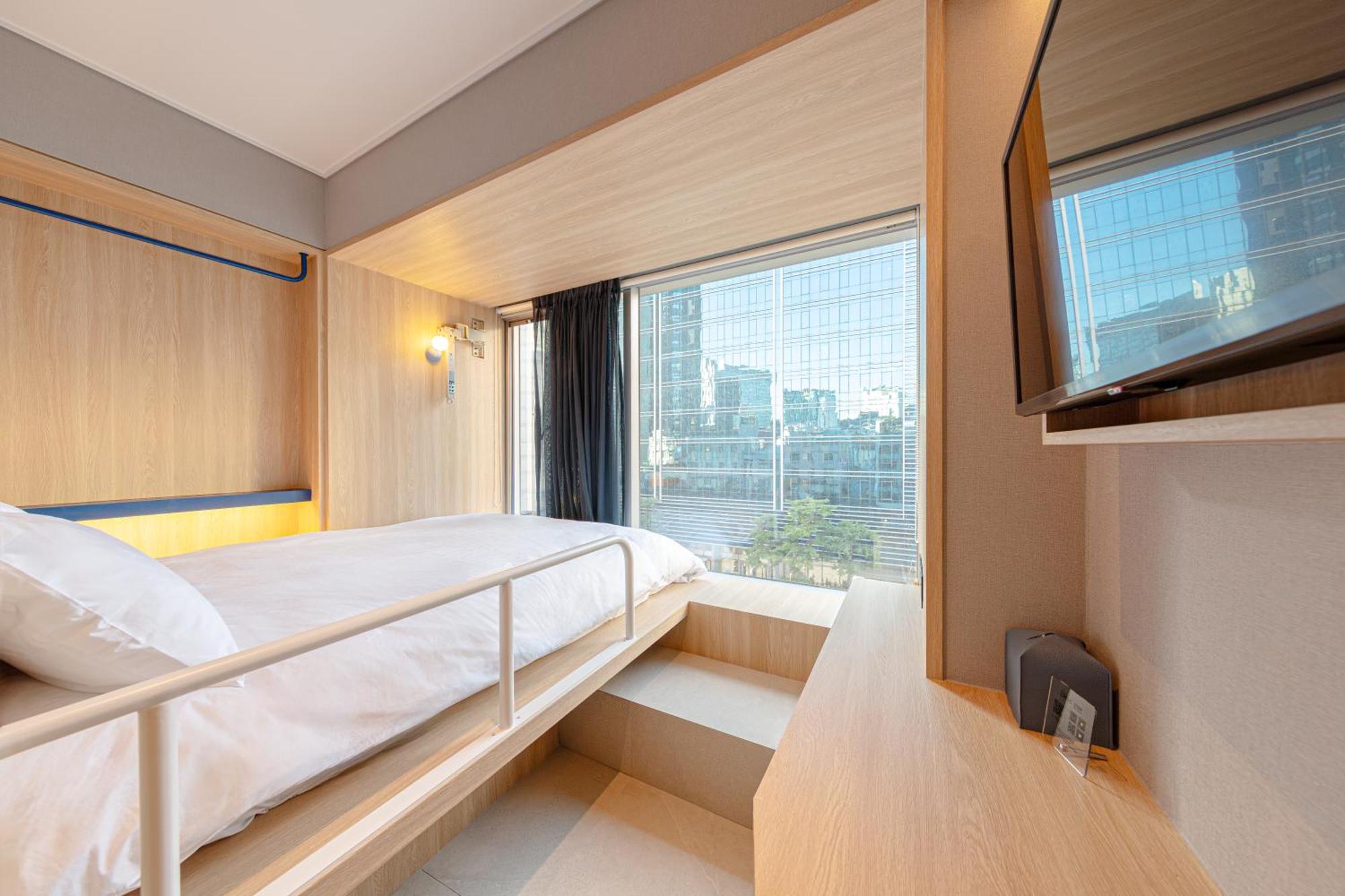 Uhoostay Myeongdong Guesthouse โซล ภายนอก รูปภาพ