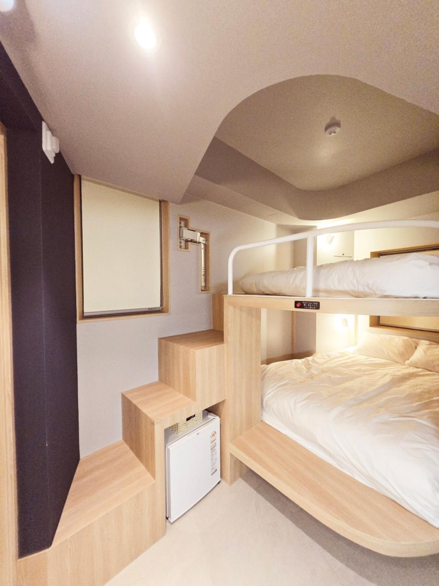 Uhoostay Myeongdong Guesthouse โซล ภายนอก รูปภาพ